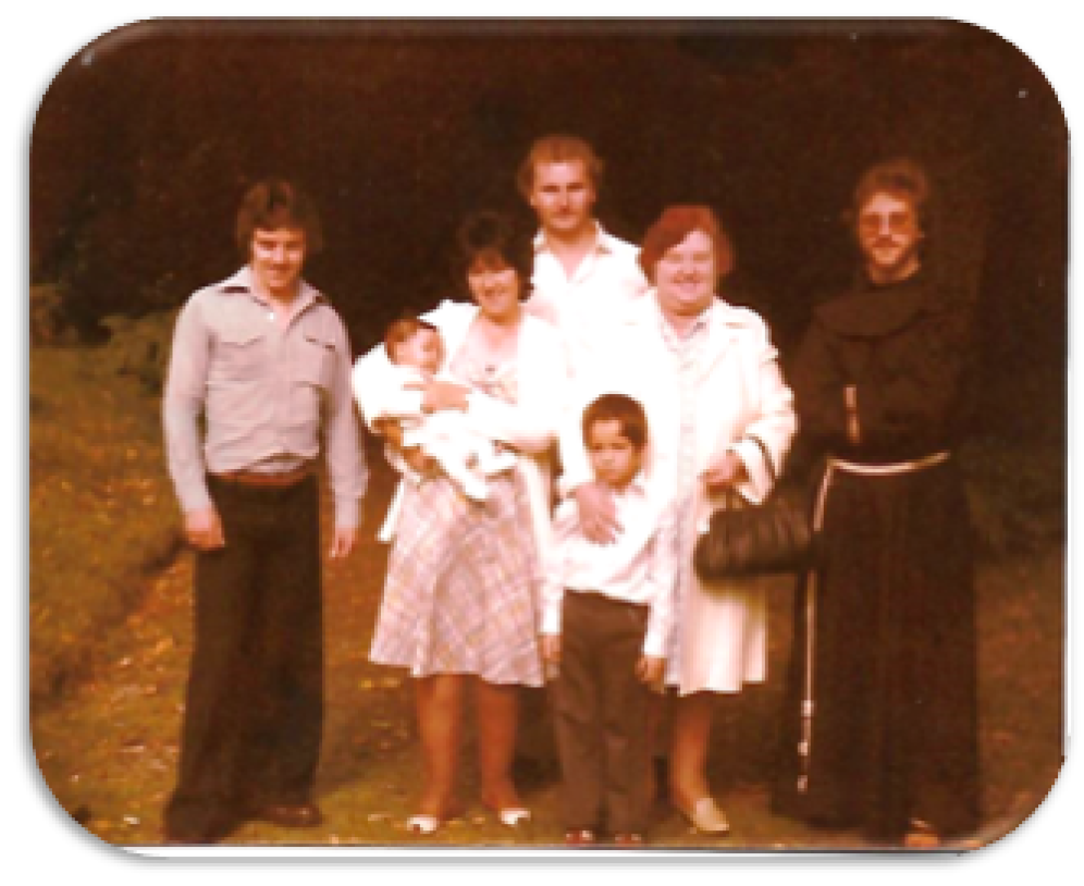 Steve, Brenda, baby Julie, Michaael Elkins, Jason, Lil & me, Chilworth Sept 1980